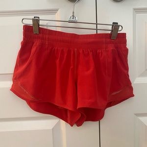 Lululemon Hotty Hot Low Rise Short 2.5”